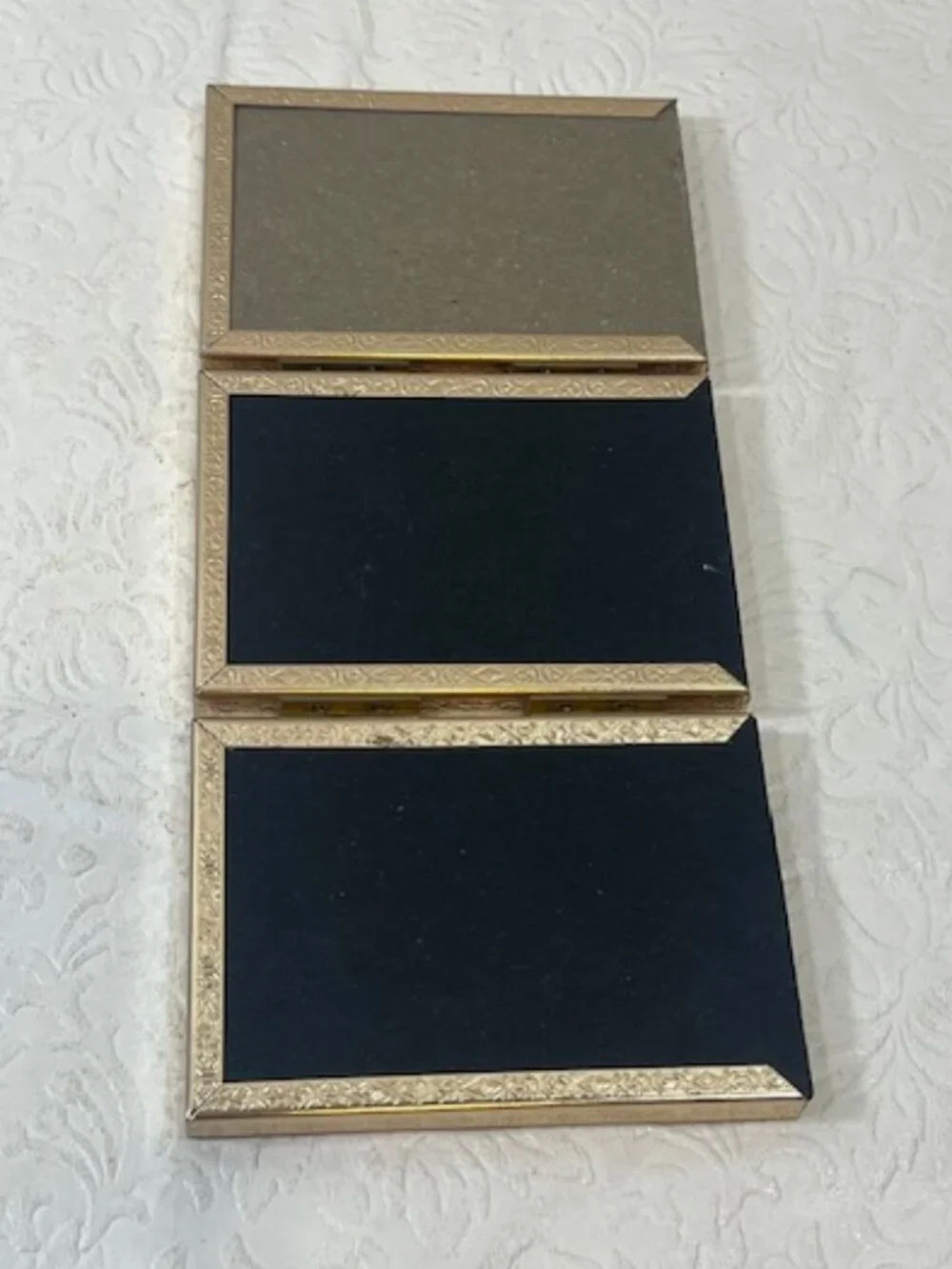 VTG Trifold Gold Tone Metal Hinged Mini Photo Frame Embossed Rope-Style Borders